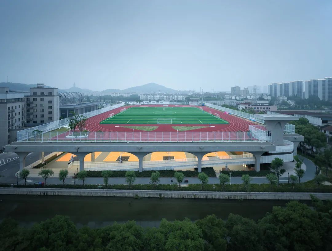 UAD·作品丨景物交融，人象共境——紹興文理學(xué)院風(fēng)雨操場 (10).jpg