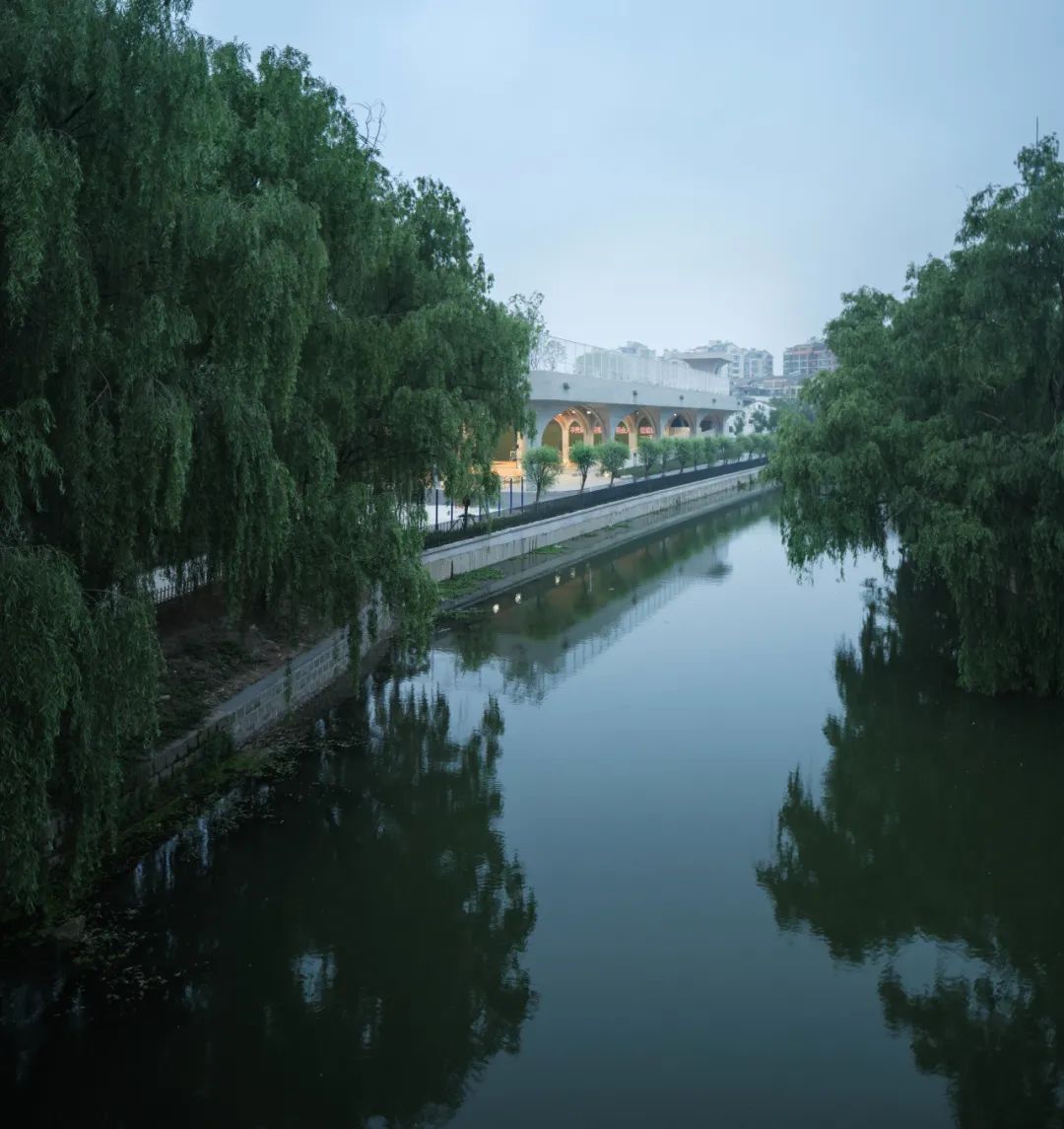 UAD·作品丨景物交融，人象共境——紹興文理學(xué)院風(fēng)雨操場 (21).jpg