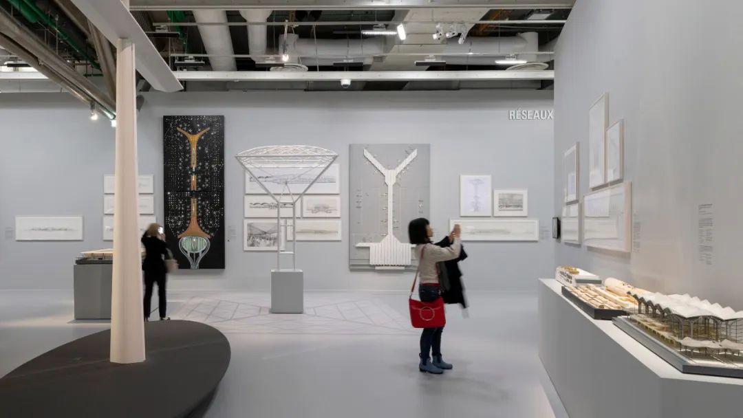 諾曼·福斯特最大規(guī)模作品回顧展：我更喜歡另辟蹊徑！ (4).jpg