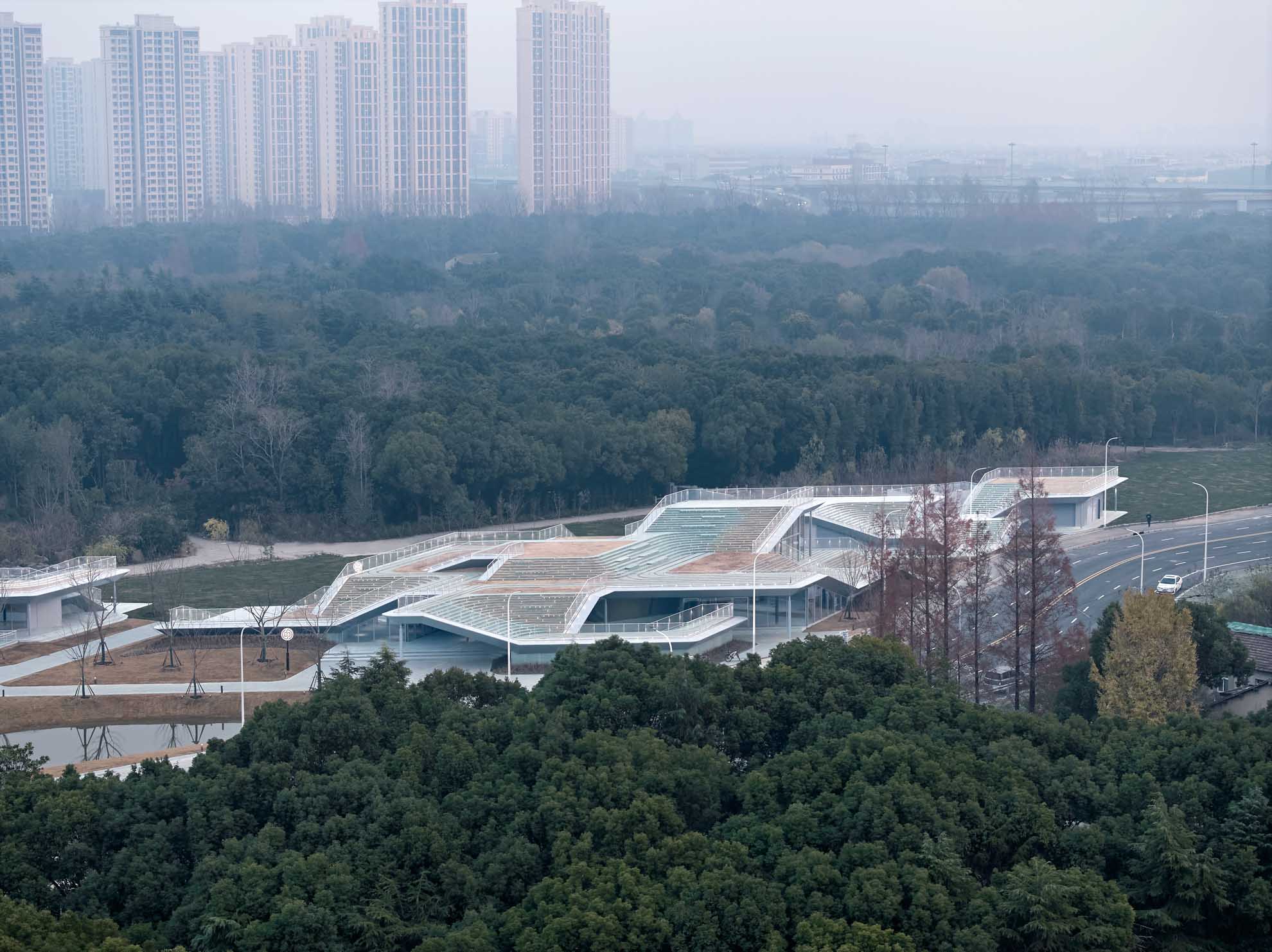 1739859664288054vEed.jpg 03_自然之林與人工之林,Natural forests and artificial forests. ?章魚見(jiàn)筑.jpg