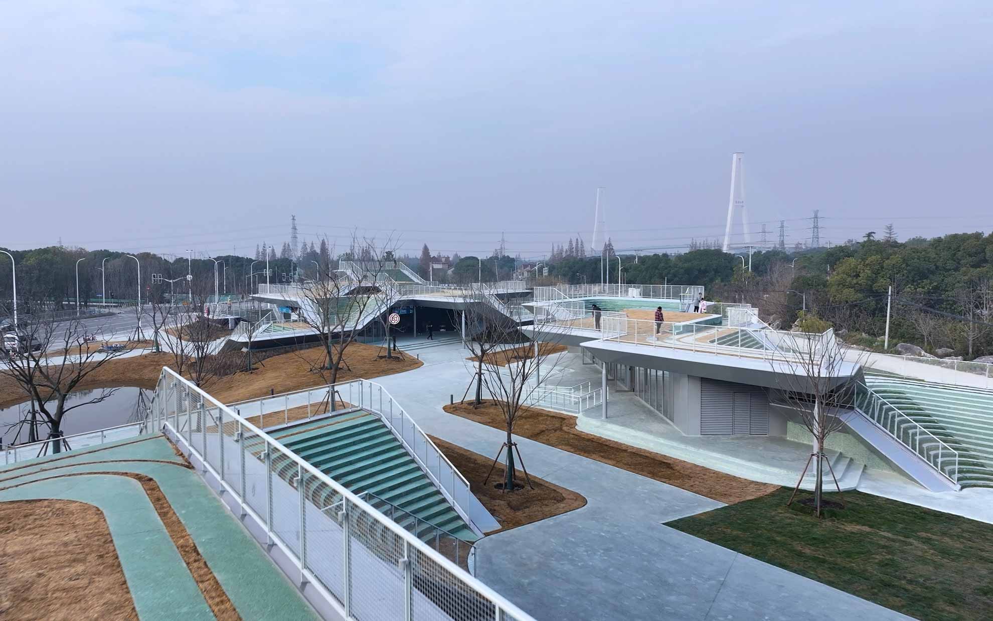 1739859990949090XEiz.jpg 21_不同標(biāo)高的浮島屋面1,F(xiàn)loating island roofs with different elevations (1). ?章魚見(jiàn)筑.jpg