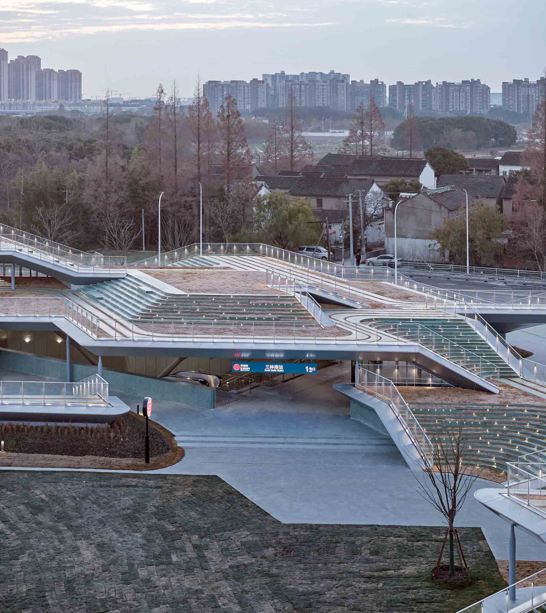 1739860417333514xPDX.jpg 05_村落與人工之林,Villages and artificial forests. ?章魚見(jiàn)筑.jpg