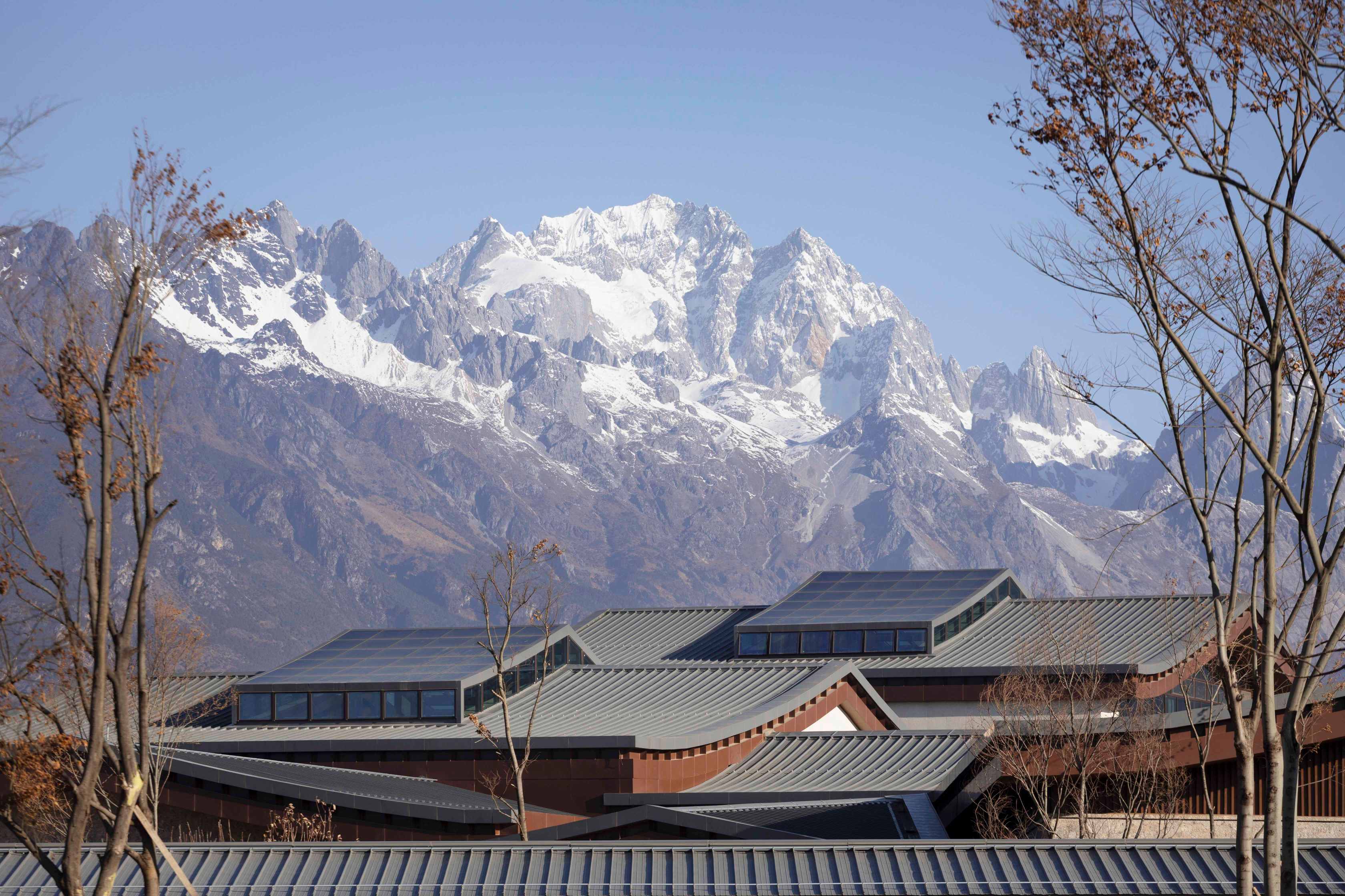 03 屋頂與雪山呼應(yīng)?THAD.jpg