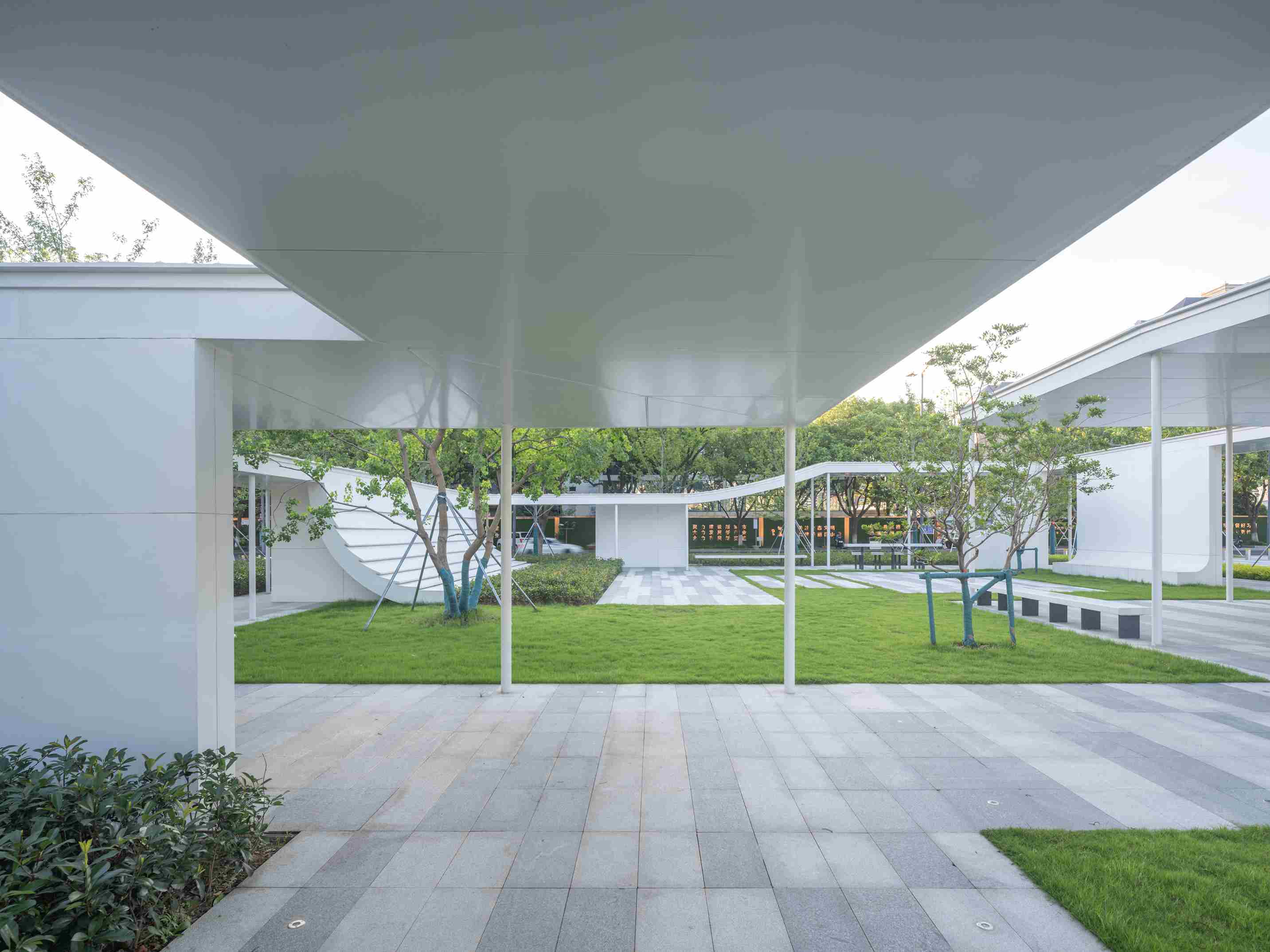 13 圍合形成院落 Courtyard enclosed by corridors ?田方方 Fangfang Tian_5.jpg