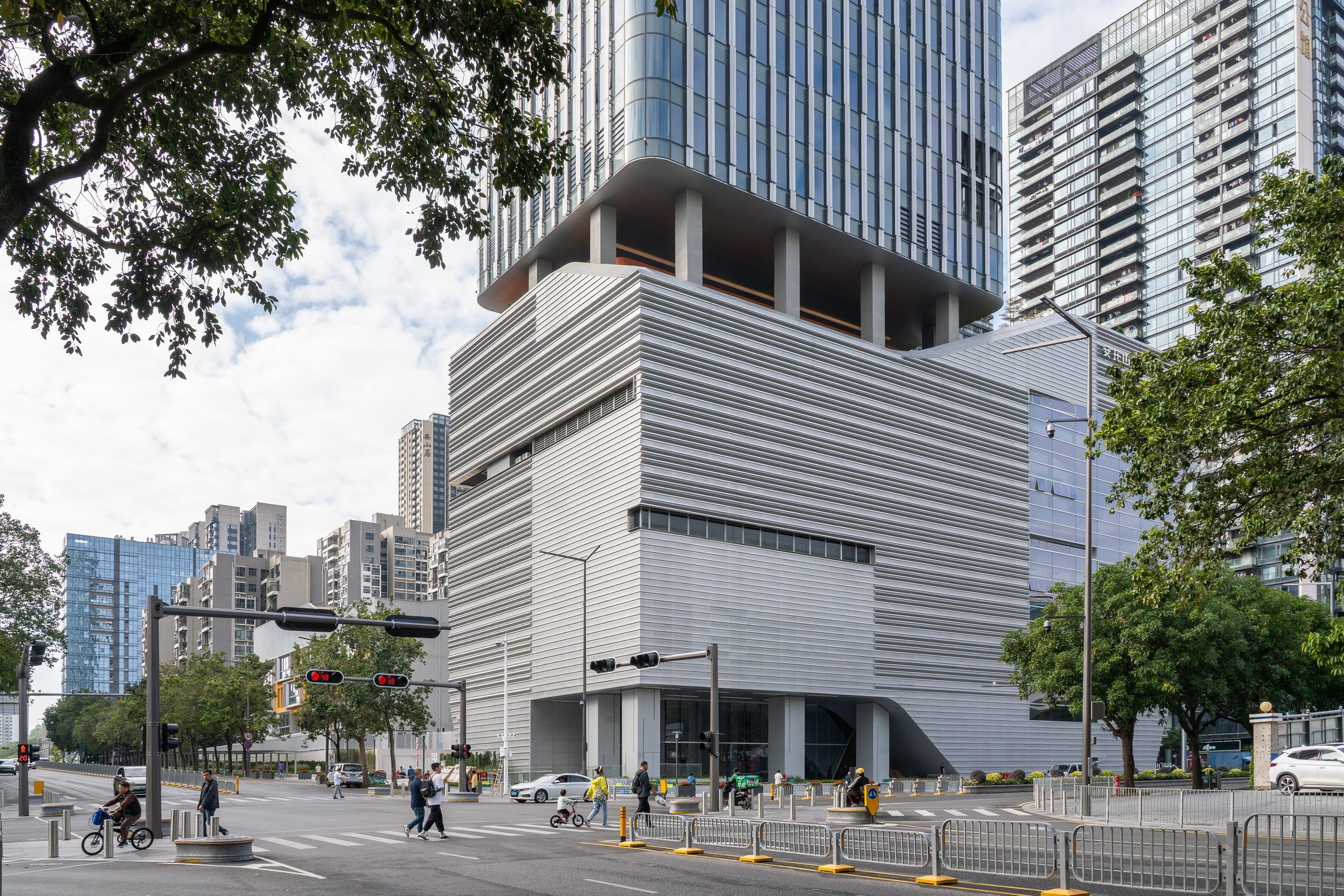 1776915208893687dtMF.jpg 18-從城市地面到空中綠洲的“藝術漫游”?在場造象工作室.jpg