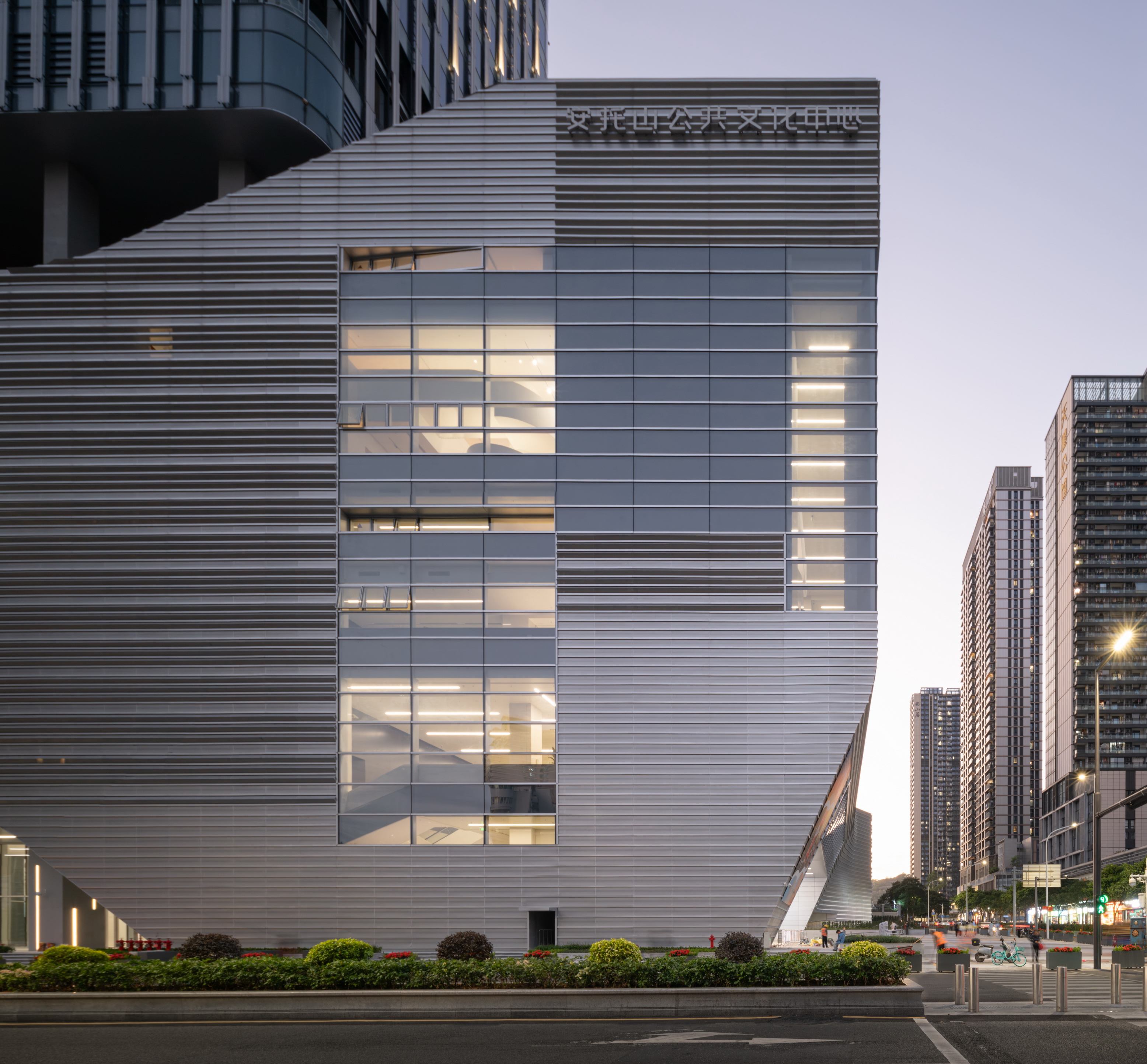 17769155704246337VOB.jpg 24-建筑內(nèi)部的核心活力場 ?直角建筑攝影.jpg