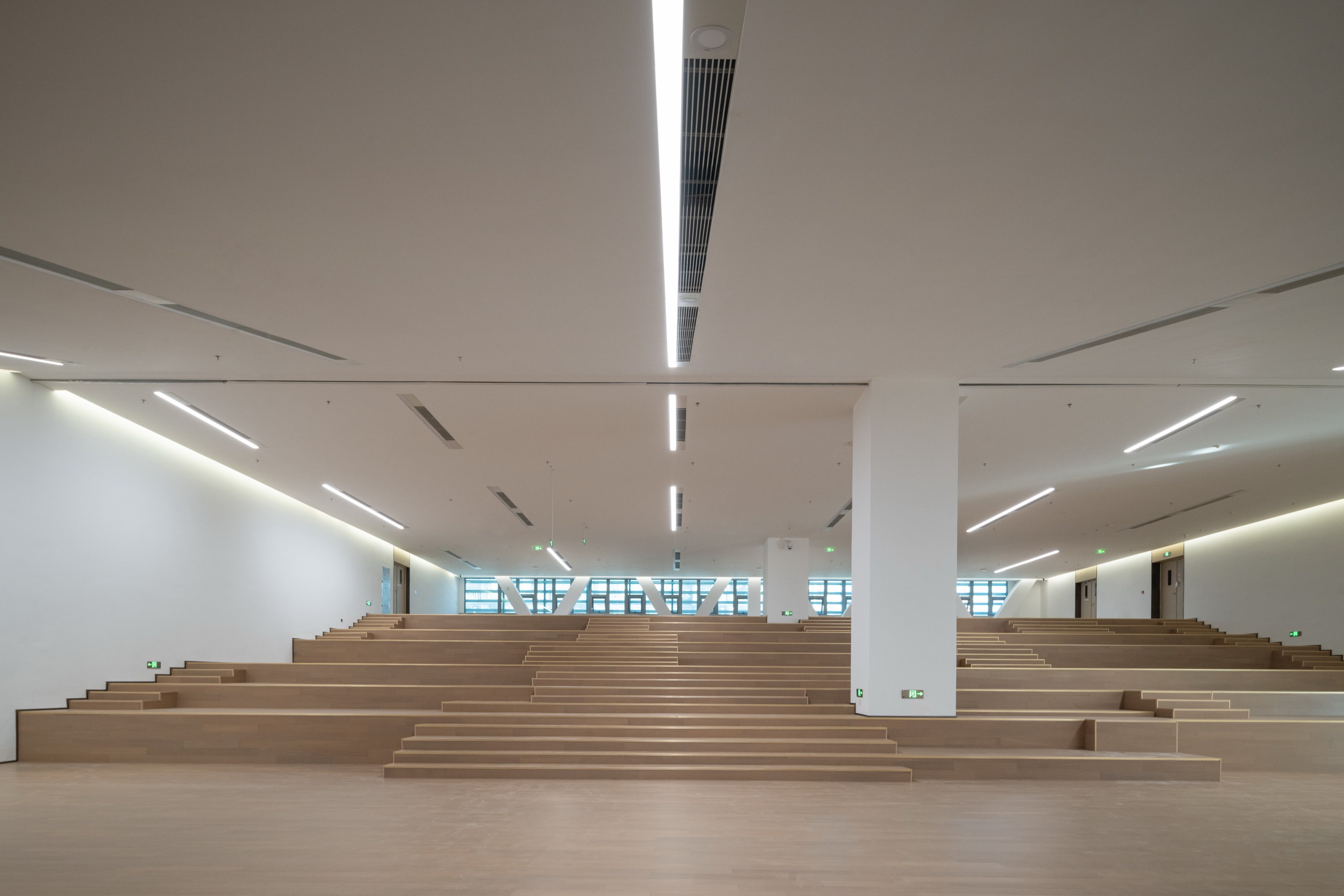 1776916047965137o2K6.jpg 47-圖書館的臺階內(nèi)景 ?直角建筑攝影.jpg